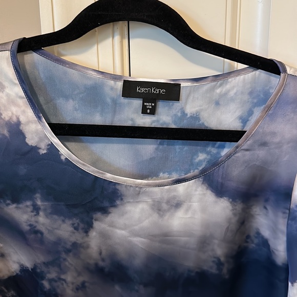 Karen Kane Cloud Print Blouse - Picture 2 of 3